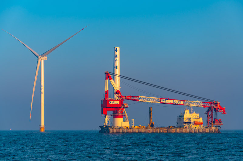 Shandong : la construction d'un projet éolien offshore bat son plein à Yantai