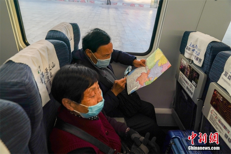 Départ du premier train à grande vitesse sur la ligne Chine-Laos