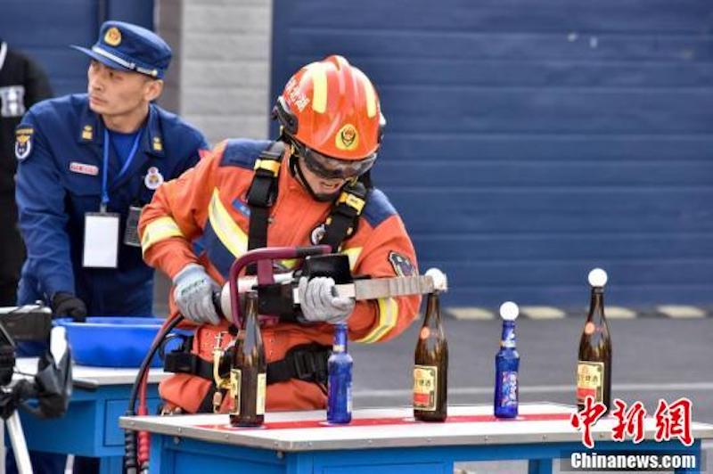 Hubei : un concours de compétences professionnelles de la protection contre l'incendie organisé à Huangshi