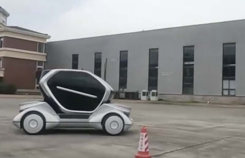 Le premier prototype de voiture volante intelligente détachable à deux places au monde développé avec succès en Chine