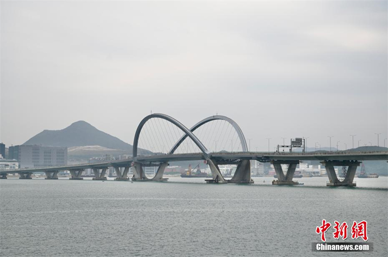 Hong Kong : Le tunnel de Tseung Kwan O-Lam Tin et la liaison trans-baie de Tseung Kwan O officiellement ouverts à la circulation