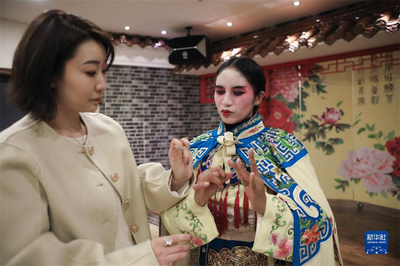Une histoire d'amour avec l'Opéra de Beijing chez des étudiants étrangers en Chine