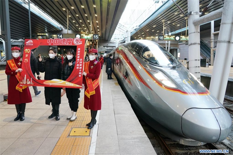 La ligne ferroviaire à grande vitesse Beijing-Guangzhou enregistre 1,69 milliard de voyages en 10 ans