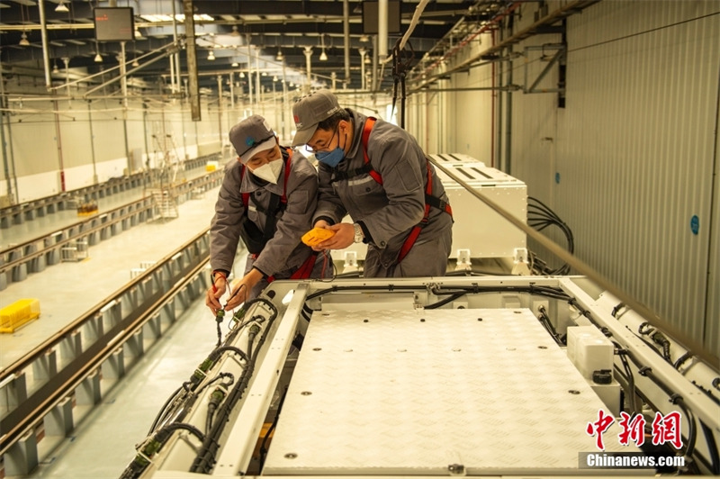 Sichuan : le premier train urbain à hydrogène au monde est officiellement sorti de la chaîne de montage à Chengdu