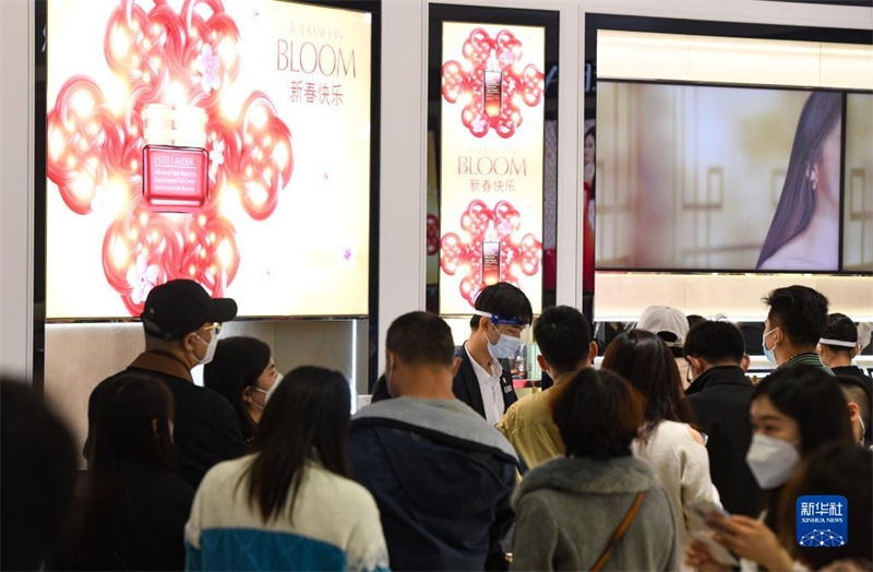 Reprise du marché des produits de consommation hors taxes à Hainan
