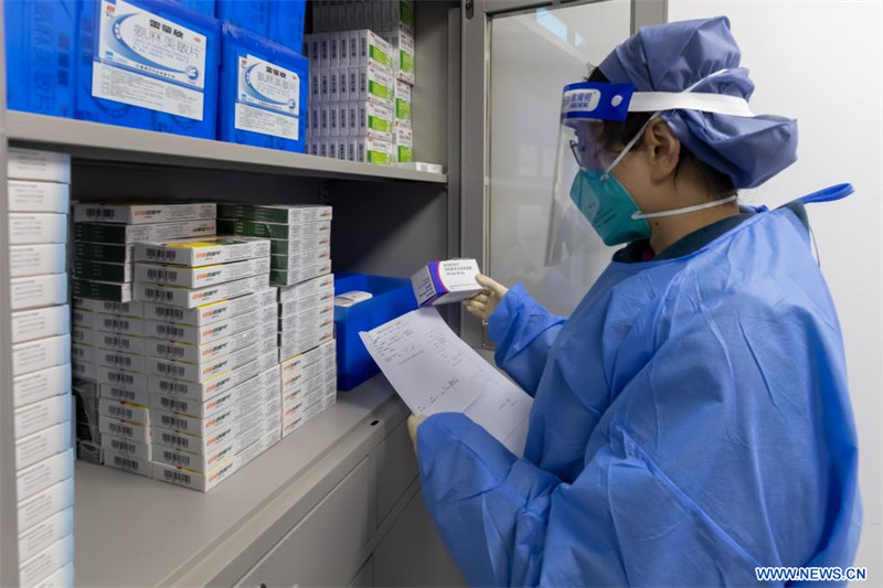 Chine : des centres de santé communautaires distribuent des médicaments contre la COVID-19 à Shanghai