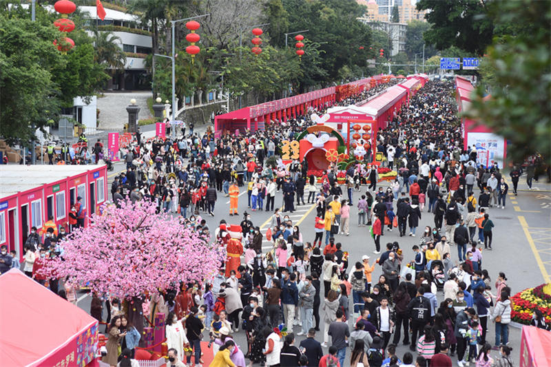 Guangdong : le marché aux fleurs de la Fête du Printemps 2023 de Shenzhen s'ouvre en fanfare