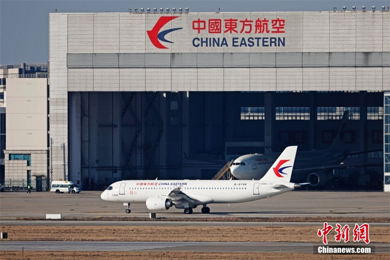 Le premier avion de ligne chinois C919 de China Eastern Airline a effectué son vol inaugural de l'Année du Lapin