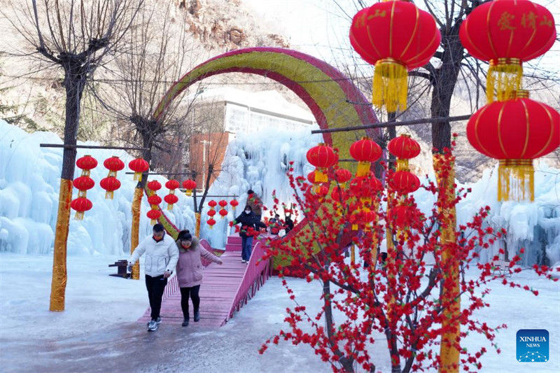 Hebei : Xingtai développe le tourisme de glace et de neige pour stimuler l'économie locale