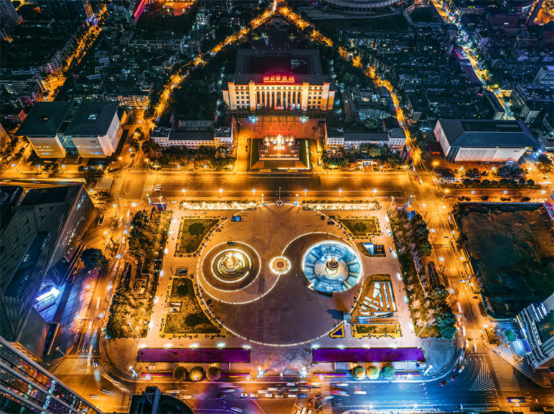 Zhangye : une exposition de lanternes pour célébrer la Fête des Lanternes
