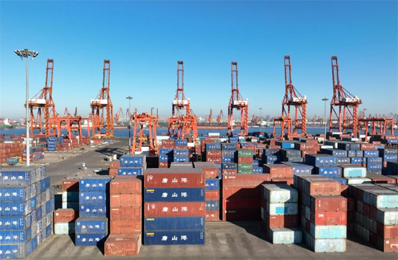 Hebei : le débit de marchandises du port de Tangshan se hisse au deuxième rang mondial