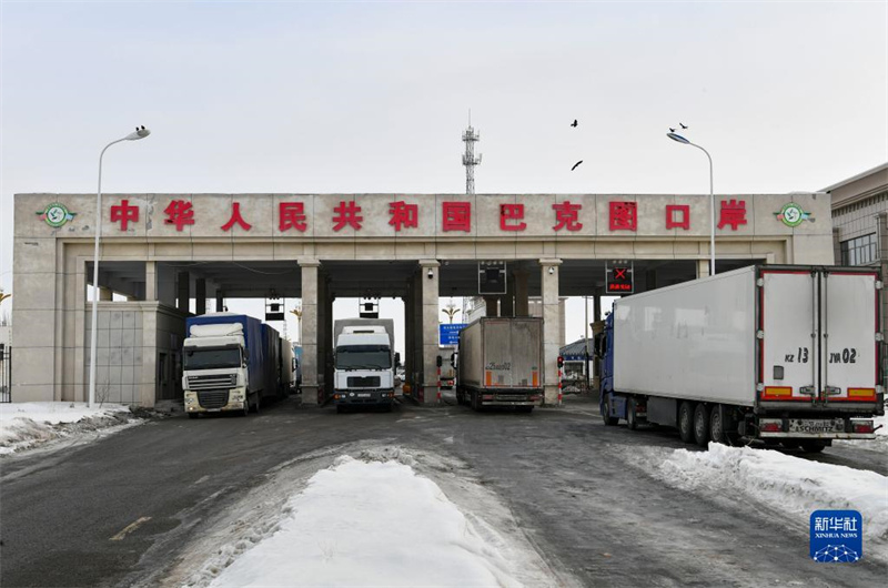 Xinjiang : le signal prometteur du commerce extérieur du port de Bhaktu pour la nouvelle année