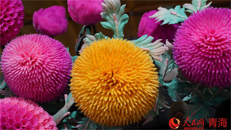 Qinghai : découvrez la beauté des « fleurs de beurre » de la Fête des Lanternes
