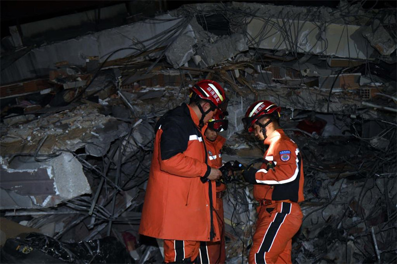 Turquie : l'équipe de secours chinoise commence ses opérations
