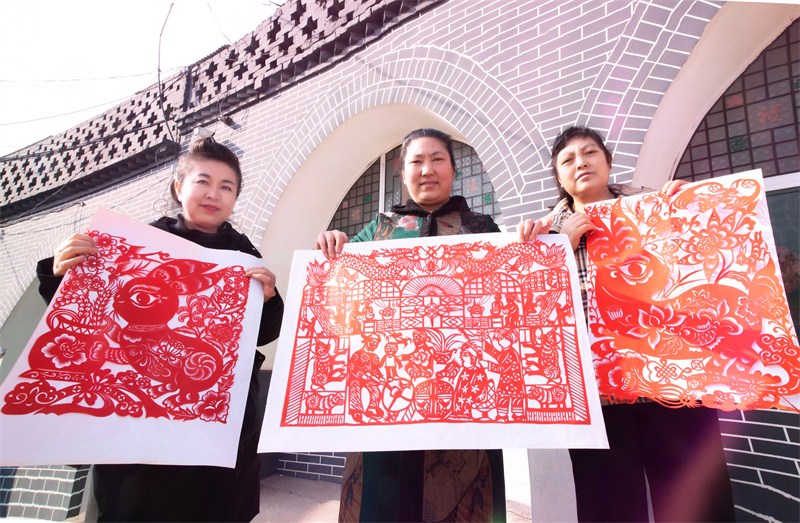 Shanxi : le papier découpé, patrimoine immatériel au bout des doigts du deuxième jour du deuxième mois lunaire à Zhongyang