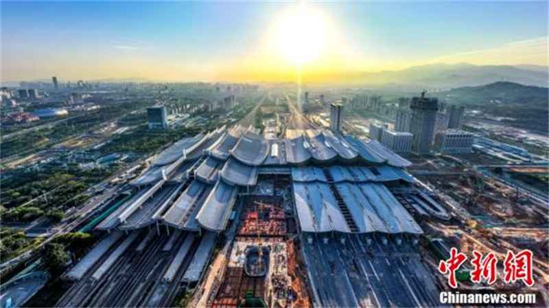 Xiamen : la plus grande lucarne intelligente de la gare ferroviaire à grande vitesse de Chine achevée