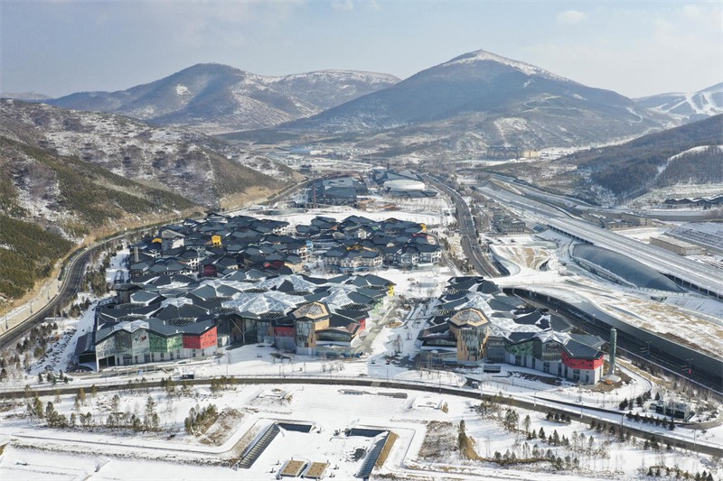Hebei : explorer les sites des JO d'hiver au printemps et profiter de la glace et de la neige