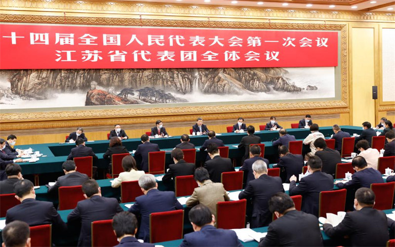 Xi Jinping participe à une délibération de la délégation du Jiangsu lors de la session législative annuelle