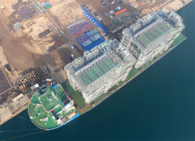 Shandong : la première usine modulaire intégrée de GNL au monde achevée et livrée à Qingdao