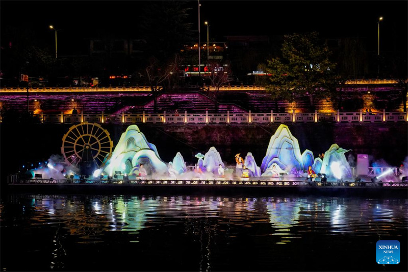 Sichuan : des spectacles nocturnes donnent un élan au tourisme culturel à Langzhong