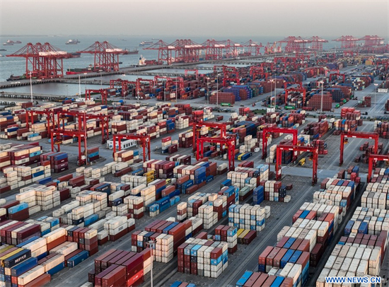 Photo aérienne d'un terminal à conteneurs du port de Taicang, dans la province chinoise du Jiangsu (est), le 13 mars 2023. (Photo : Li Bo)