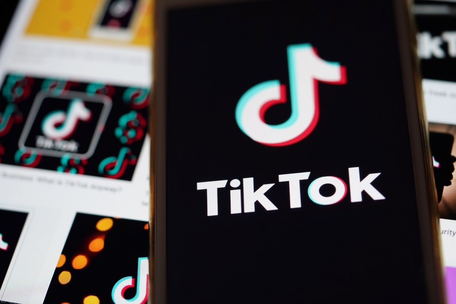 Photo prise le 30 août 2020 à Arlington, en Virginie, aux Etats-Unis montrant le logo de TikTok sur l'écran d'un smartphone. (Xinhua/Liu Jie)