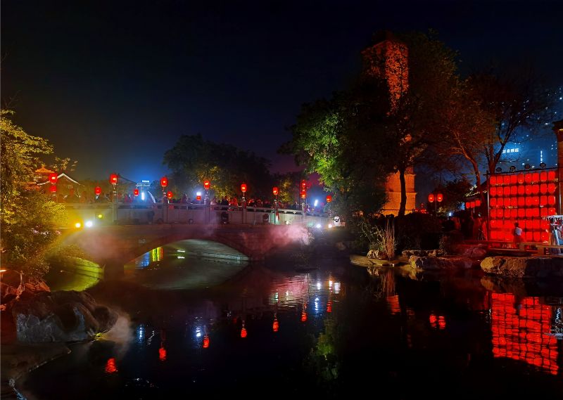 Henan : à la découverte de la beauté du Hanfu à Luoyi