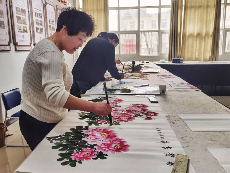 Henan : comment la peinture de pivoines de Pingle aide au nouveau plan de la revitalisation rurale