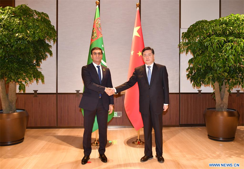 Le ministre chinois des AE s'entretient avec les hauts diplomates de pays d'Asie centrale