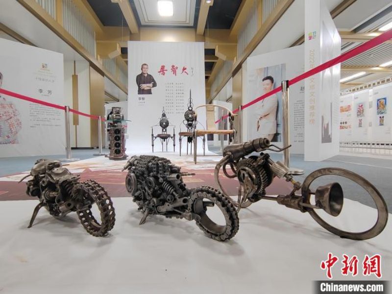 Shanxi : un artisan transforme des déchets métalliques en œuvres d'art