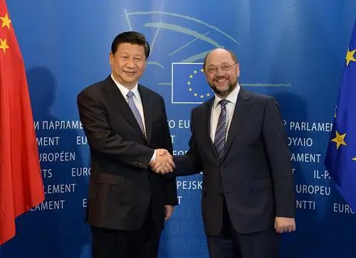 Le président Xi Jinping rencontre Martin Schulz, alors président du Parlement européen, à Bruxelles (Belgique), le 31 mars 2014.
