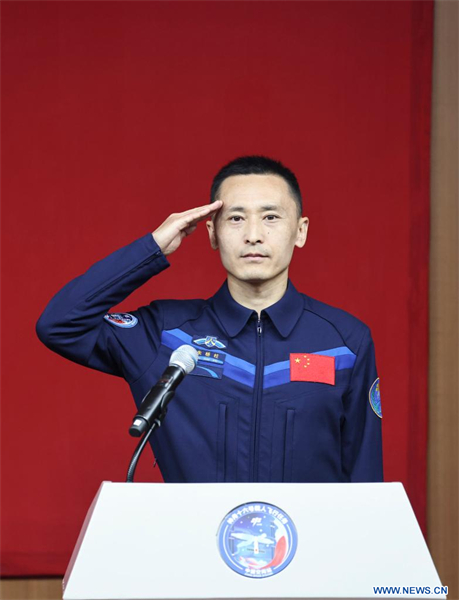 Les astronautes de la mission chinoise Shenzhou-16 rencontrent la presse