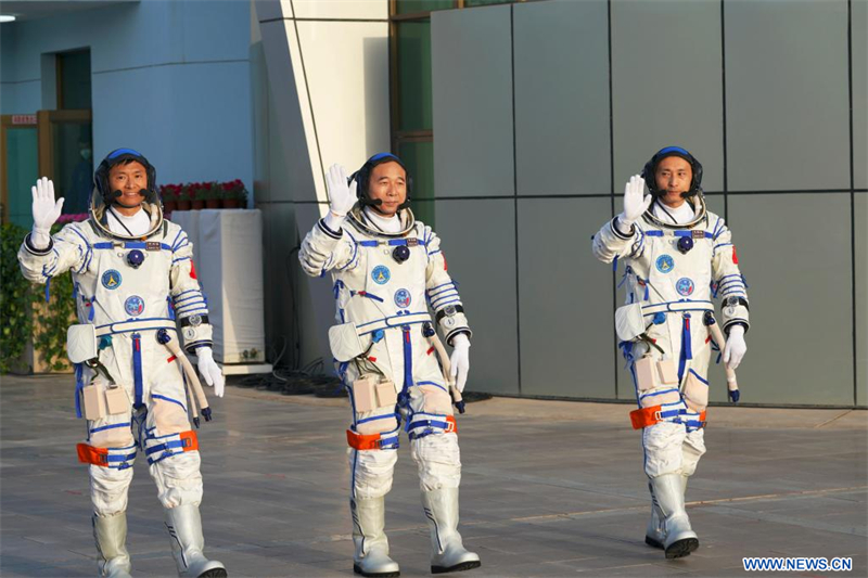 Cérémonie d'au revoir pour les astronautes chinois de la mission Shenzhou-16