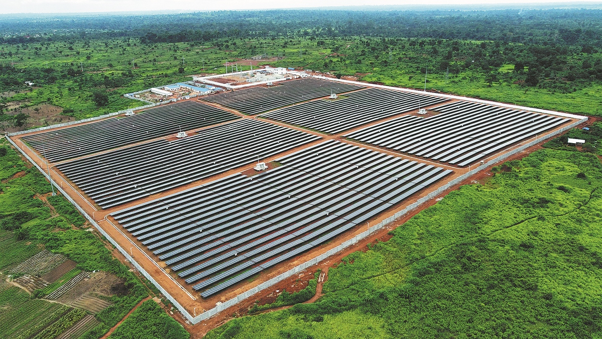 Une vue d'une centrale photovoltaïque de construction chinoise en République centrafricaine. (Xinhua)