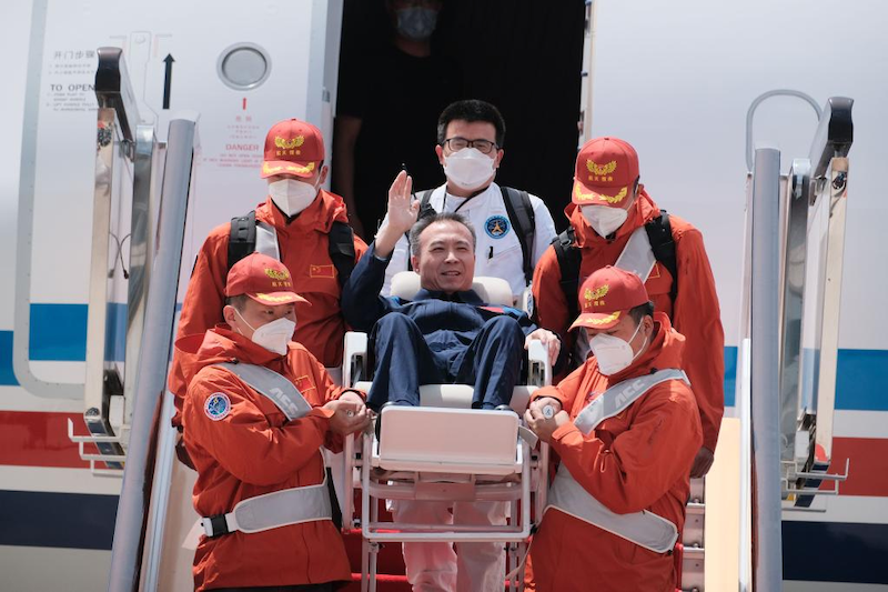 Arrivée à Beijing des astronautes de Shenzhou-15