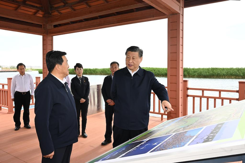 Xi Jinping appelle à des efforts soutenus pour créer de nouveaux miracles dans la lutte contre la désertification