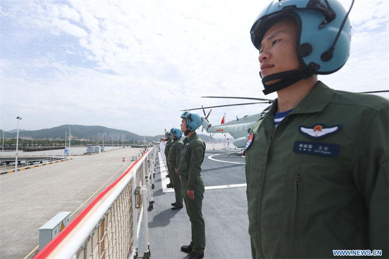 Départ d'un navire-hôpital de la marine chinoise pour une mission humanitaire