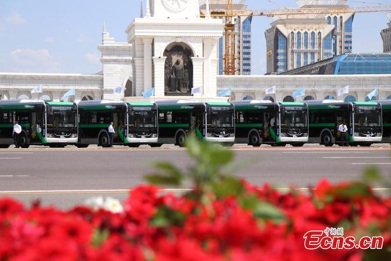 Des autobus de passagers fabriqués en Chine livrés au Kazakhstan