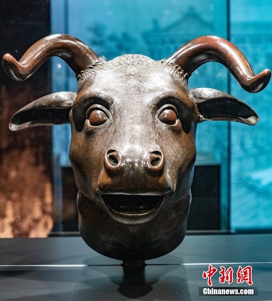 Quatre têtes du zodiaque originales du Palais Yuanmingyuan de Beijing exposées pour la première fois à Hong Kong
