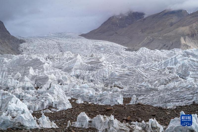 Tibet: le glacier de Gangbu en été