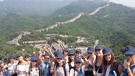 En 2017, le Chœur des Polysons visitait la Grande Muraille lors de sa tournée en Chine. (Photo fournie par l'interviewée)