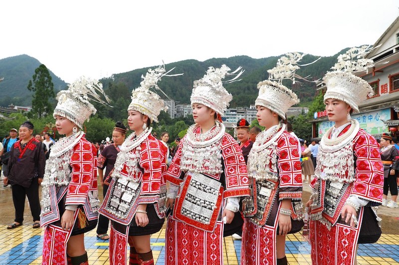 Guizhou : les célébrations du festival ethnique « Liuyueliu » des Miao du comté de Jianhe