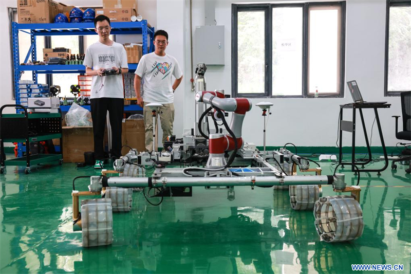 Le télescope géant chinois utilise des robots de maintenance intelligents