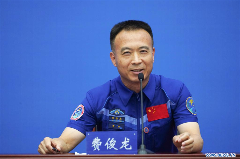 Les astronautes de Shenzhou-15 rencontrent la presse après la quarantaine et la récupération initiale