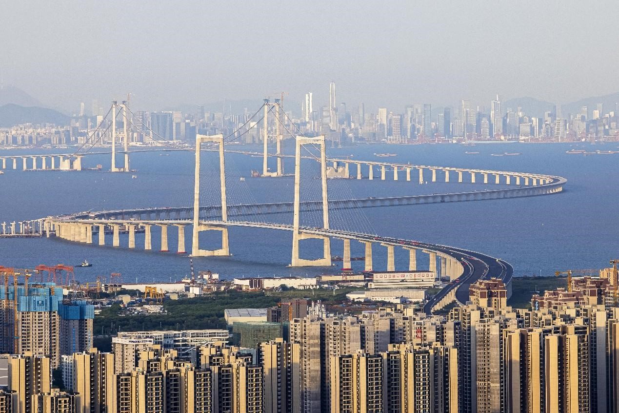 Photo montrant le pont de Lingdingyang, qui fait partie de la liaison Shenzhen-Zhongshan, dans la province du Guangdong (sud de la Chine). (Fu Haiyan / Le Quotidien du Peuple en ligne)