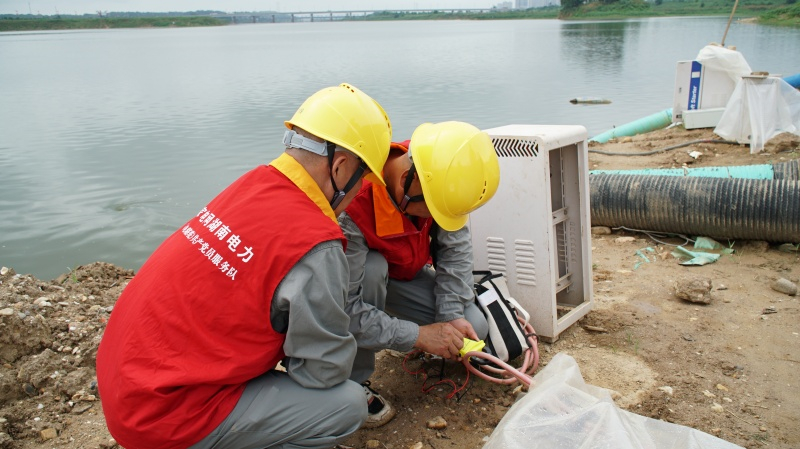 Hunan : State Grid Yueyang Power Supply Company met tout en œuvre pour garantir l'approvisionnement en électricité pour l'irrigation agricole