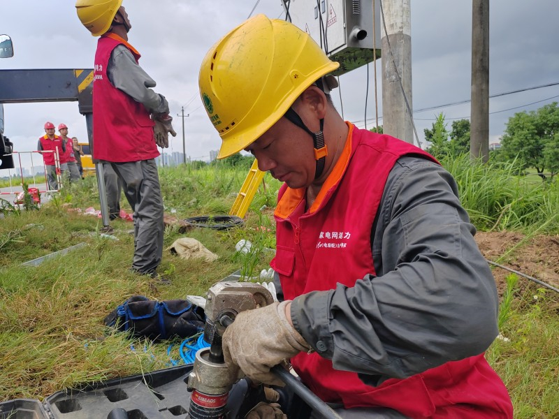 Hunan : State Grid Yueyang Power Supply Company met tout en œuvre pour garantir l'approvisionnement en électricité pour l'irrigation agricole