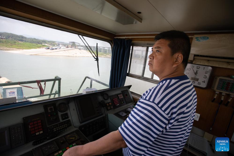 Sichuan : le service de ferry prend fin avec l'ouverture du grand pont à la circulation à Yibin