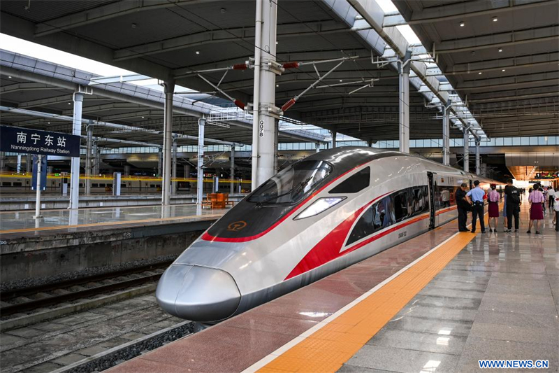 Le réseau ferroviaire à grande vitesse s'étend aux régions karstiques du sud de la Chine