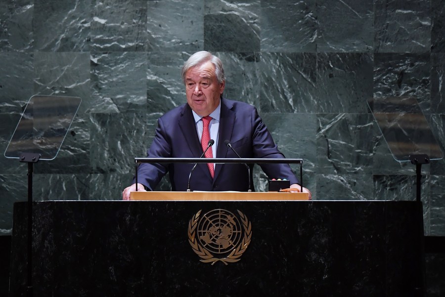 Le secrétaire général des Nations Unies Antonio Guterres prend la parole à l'ouverture du débat général de la 78e session de l'Assemblée générale des Nations Unies au siège des Nations Unies à New York, le 19 septembre 2023. (Xinhua/Li Rui)
